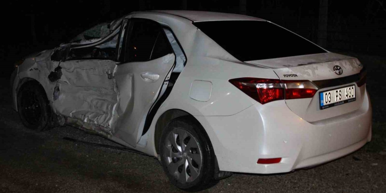 Kamyon ile otomobil çarpıştı, 2 kişi yaralandı