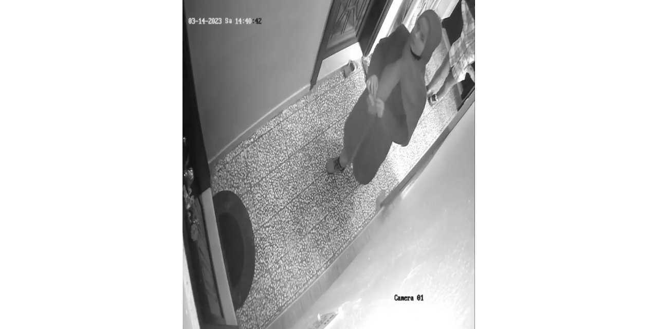 Güvenlik kamerasını gören şüpheli kadın adeta şok geçirdi