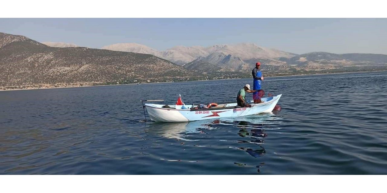 Eğirdir Gölü’nde av yasağı başladı