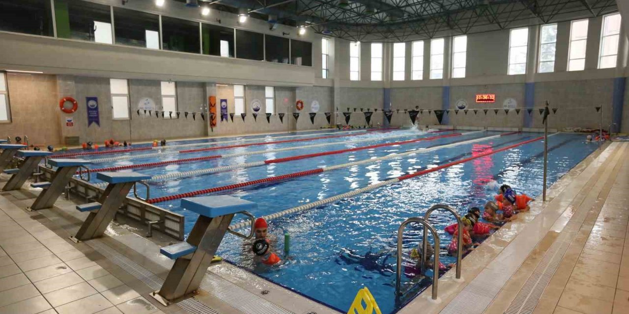 Derince’de yüzme bilmeyen kalmayacak