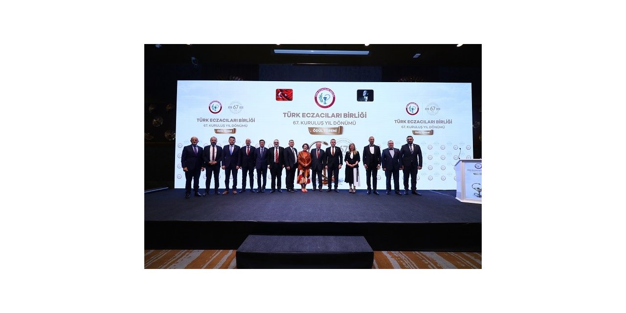 Eczacılık Fakültesi öğretim üyelerinden büyük başarı