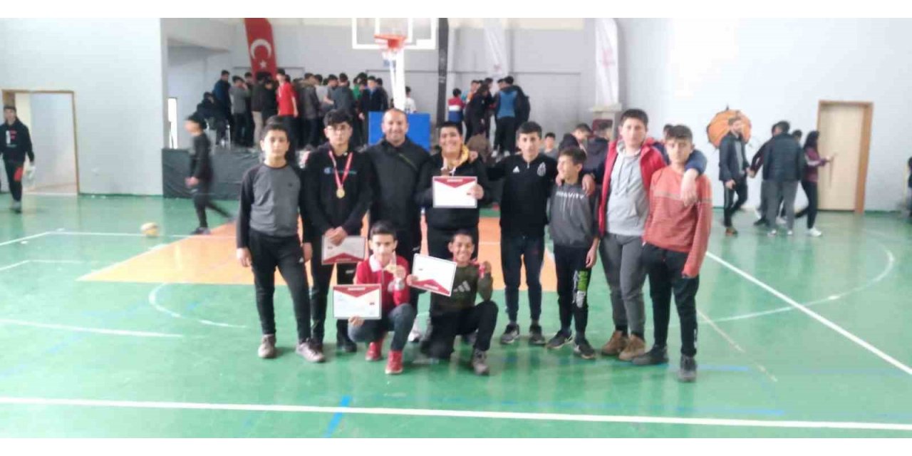 Özalp YİBO bilek güreşinde il birincisi oldu