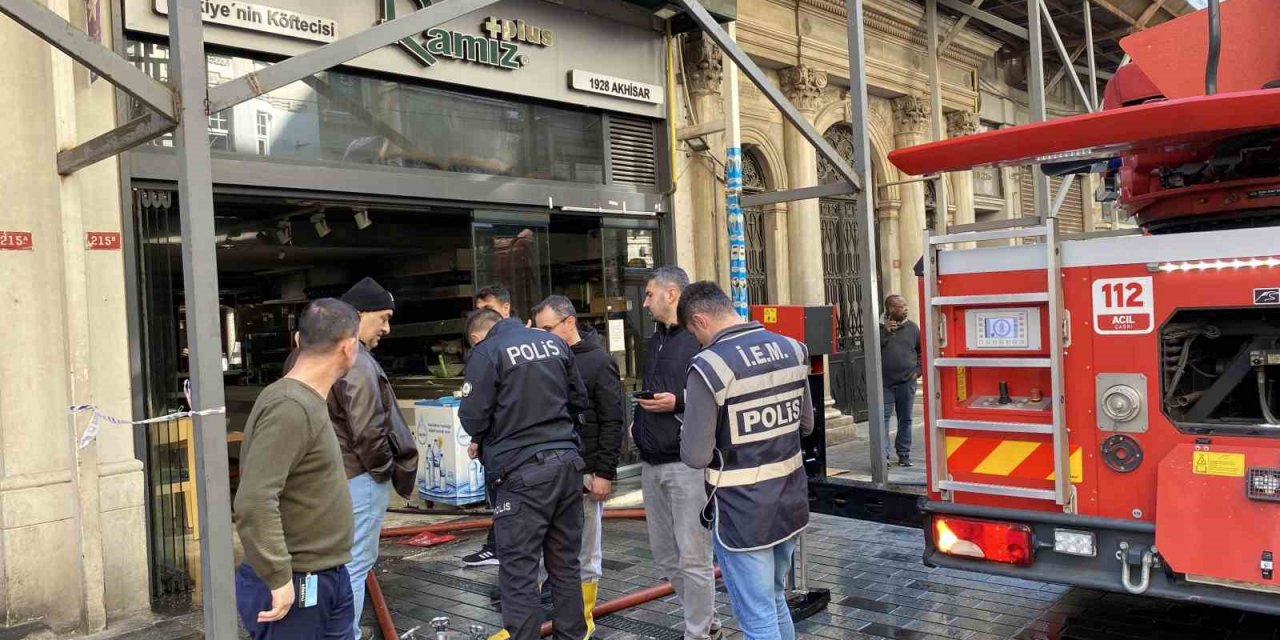 İstiklal Caddesi’nde restoranda korkutan yangın