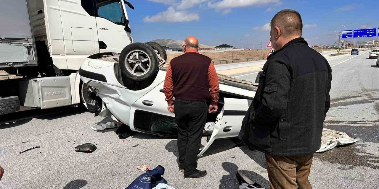 Kontrolden çıkan otomobilin takla attığı kazada 4 kişi yaralandı