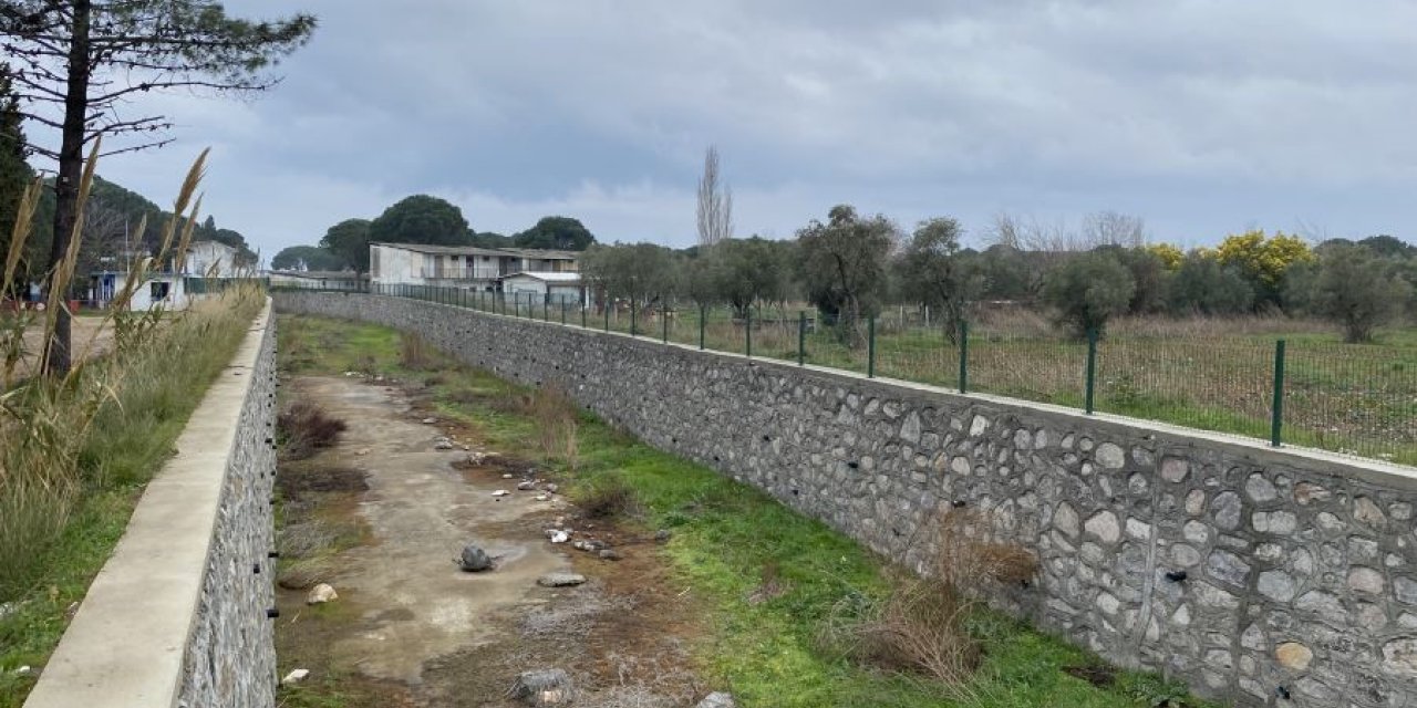 Erdek’te dereler kurudu