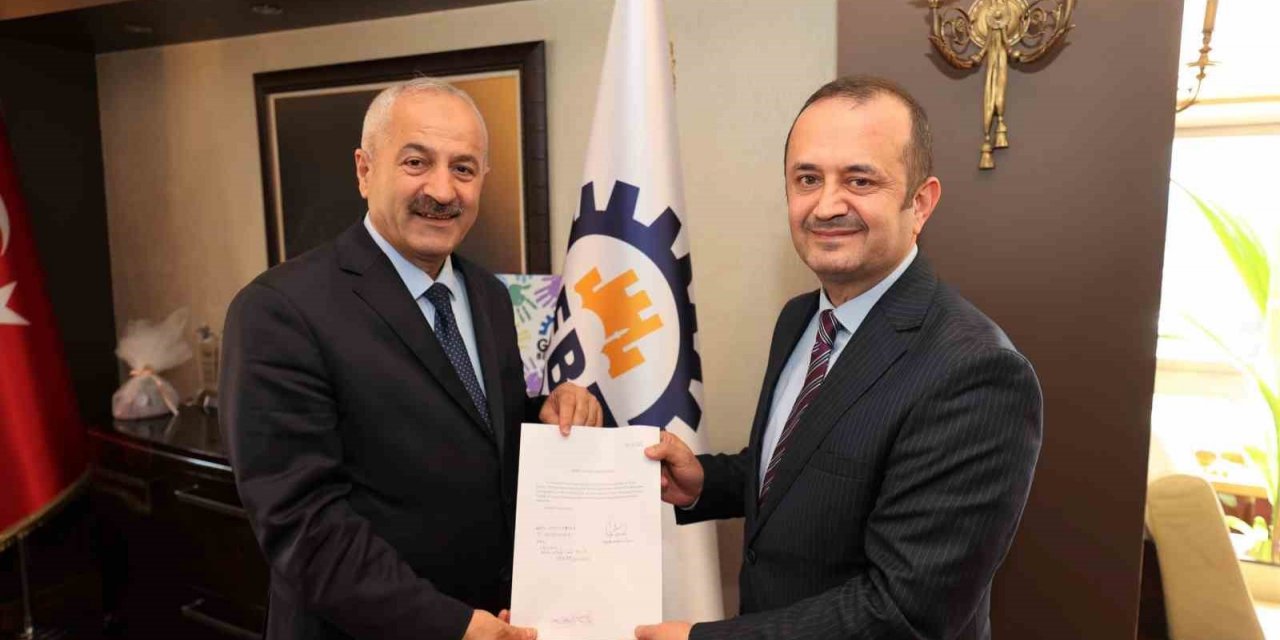 Yaşar Çakmak meclis üyeliğinden istifa etti