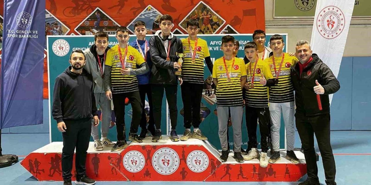 Sandıklılı öğrencilerin oryantiring başarısı