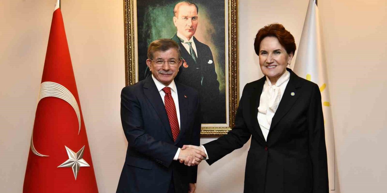 İYİ Parti lideri Akşener, Gelecek Partisi Genel Başkanı Davutoğlu ile bir araya geldi