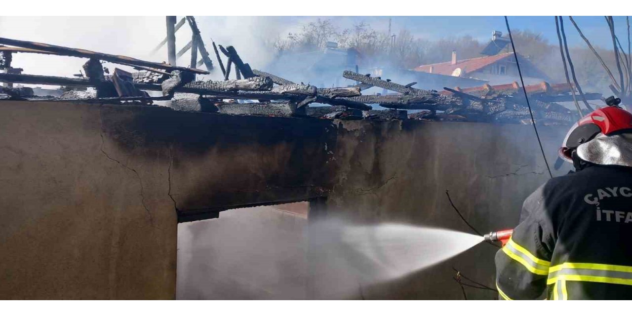 Çaycuma’da ev yangını