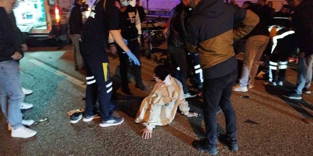 İki motosiklet kafa kafaya çarpıştı: 2 yaralı