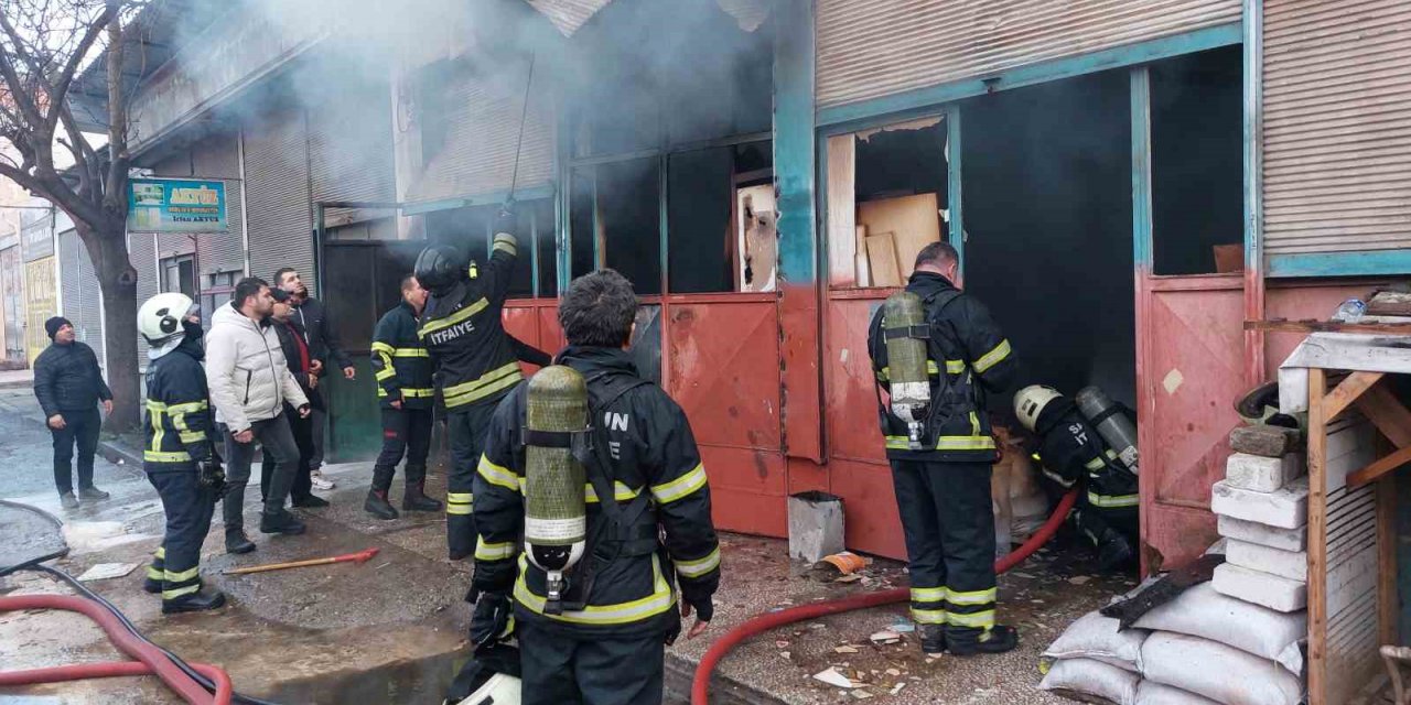Samsun’da mobilya imalathanesinde yangın