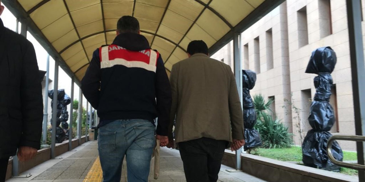 İzmir’de terör örgütü mensubu 4 şüpheli yakalandı