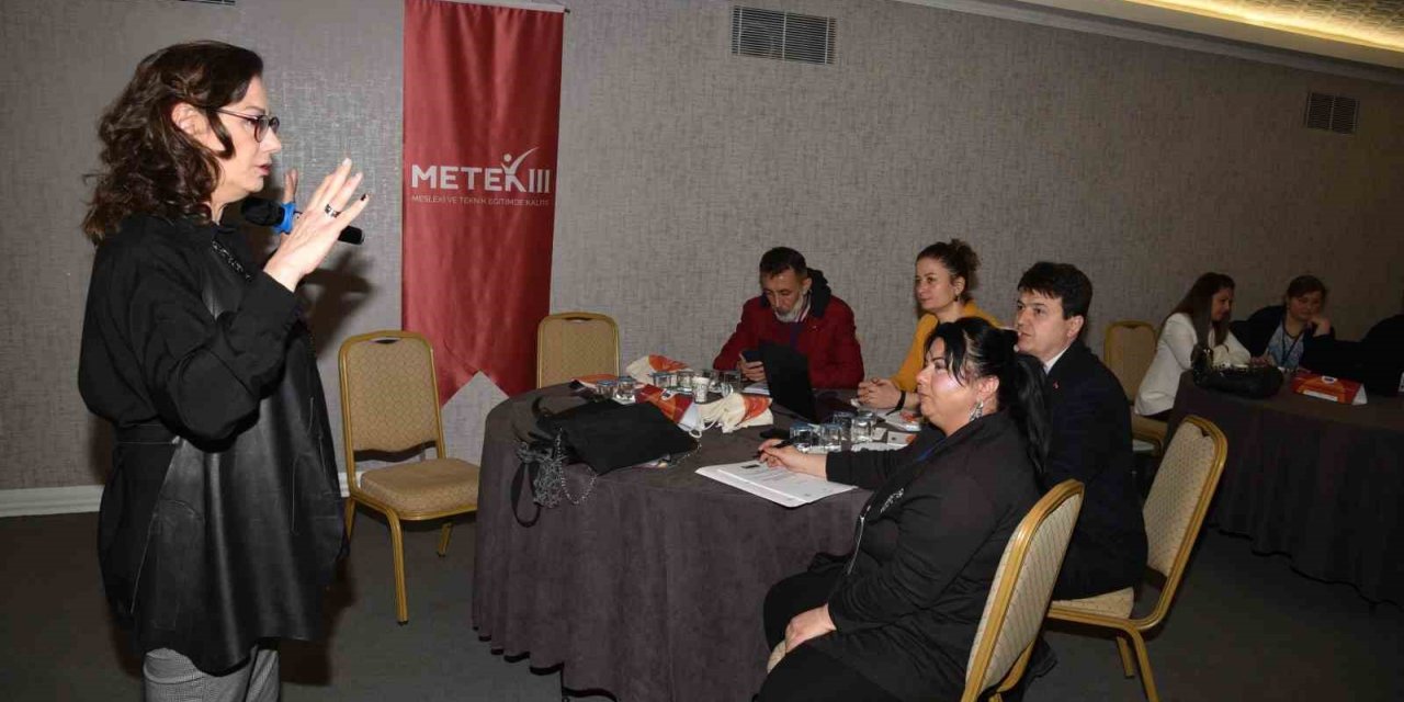 Mesleki ve teknik eğitim okullarının öz değerlendirilmesi yapıldı