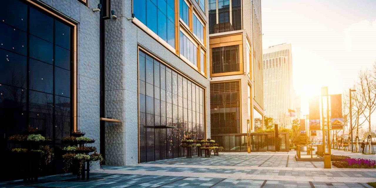 “Giriş katlarda otopark, banka, mağaza yapımı yıkımlara sebep oluyor”