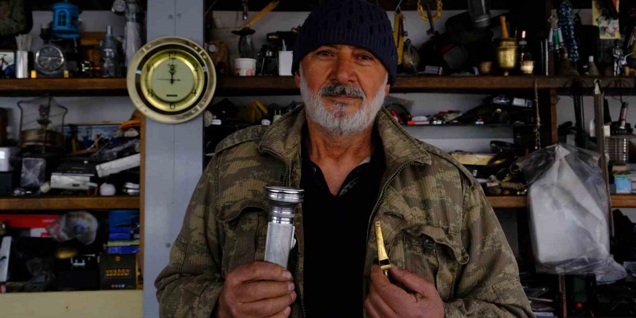 Antikacılarda da düdük ve el fenerine rağbet arttı