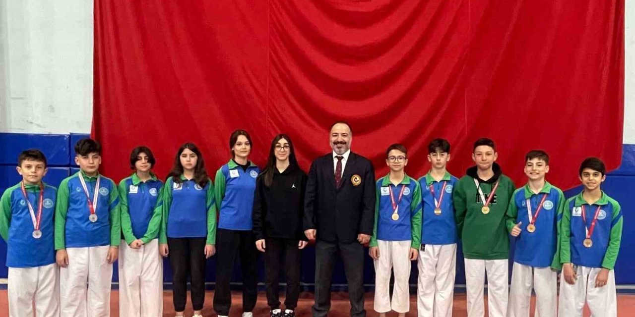 Çayırova Belediyesi karate takımı 7 madalya kazandı