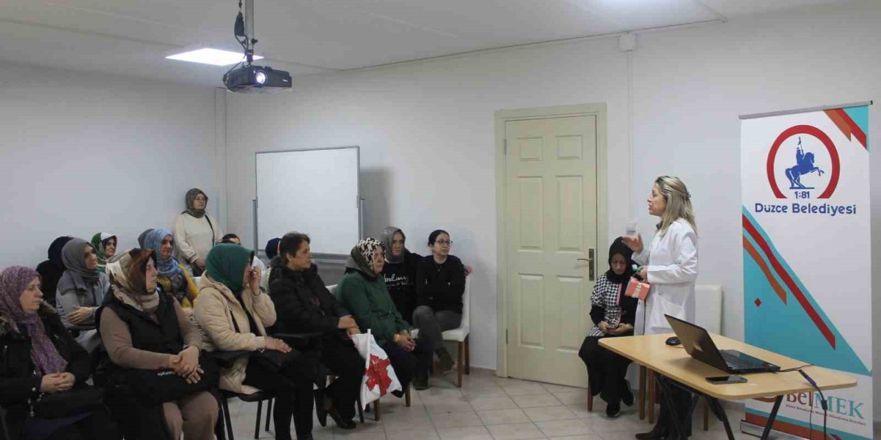 Kursiyerlere ağız ve diş sağlığı eğitimi