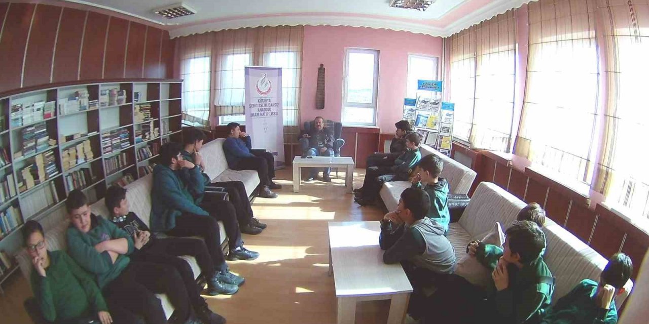 Kitap gönüllüsü Zeki Aktürk: ”Kütahya’ya borcumu kütüphane kurarak ödemeye çalışıyorum”