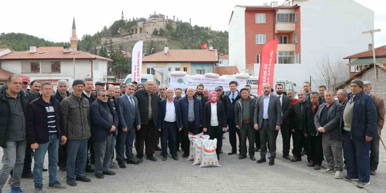 Seyitgazi üreticisi yüzde 50 hibe destekli yerli ve milli Azkan çeşidi tohumlarına kavuştu