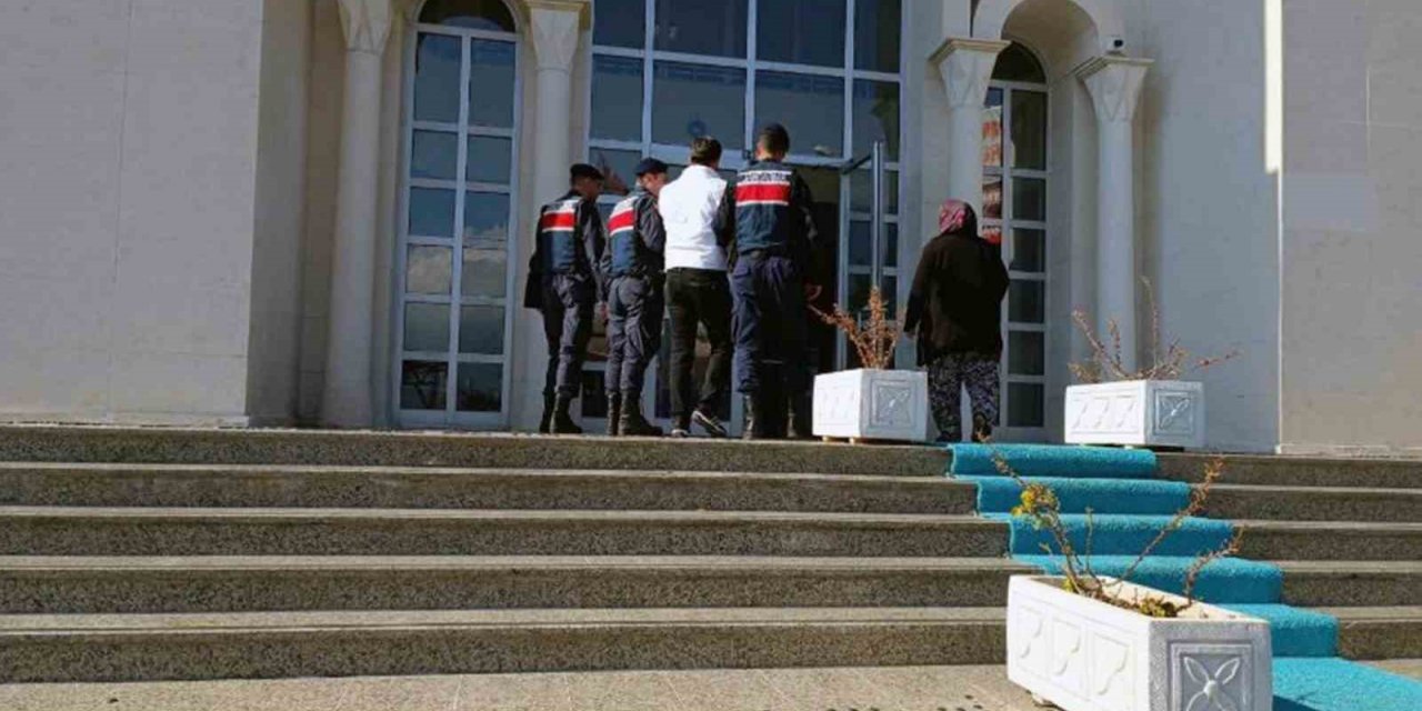 Kasten öldürme suçundan aranıyordu, yakalandı