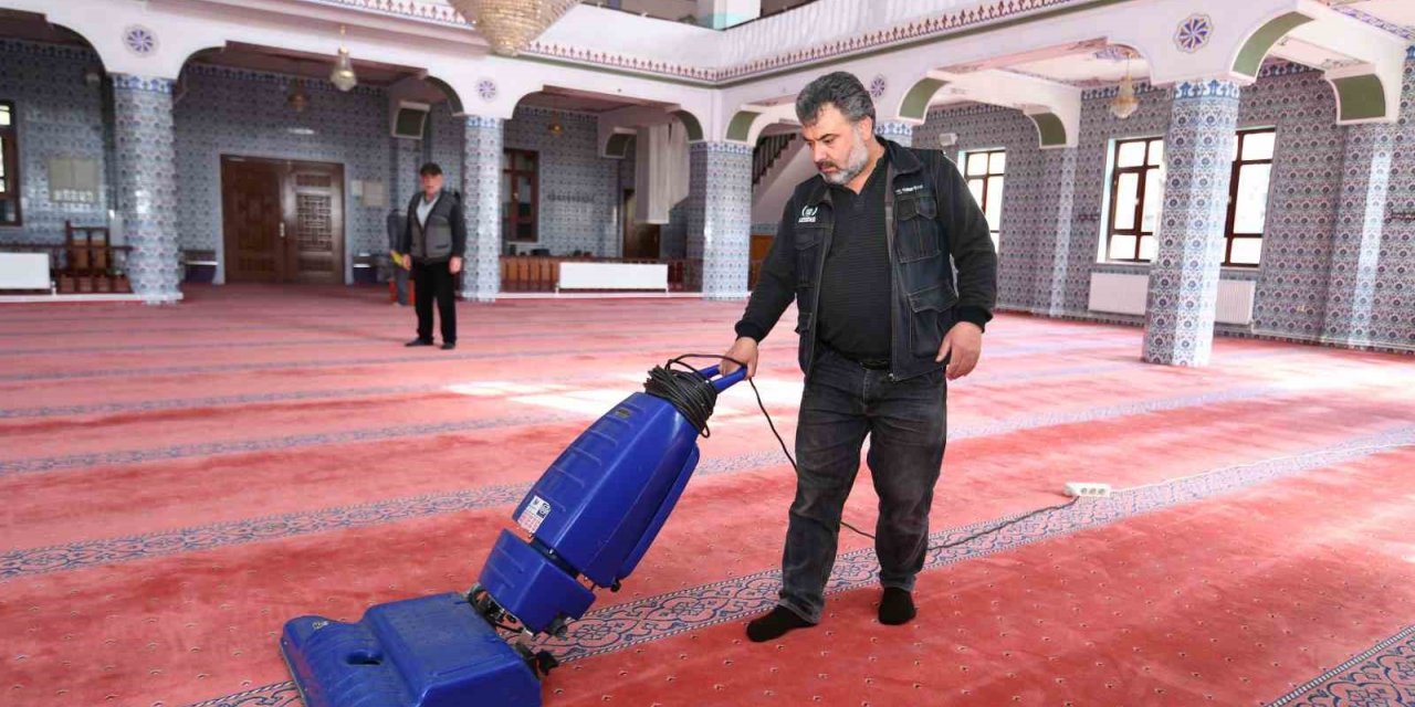 Pursaklar’da camiler Ramazan ayına hazırlanıyor