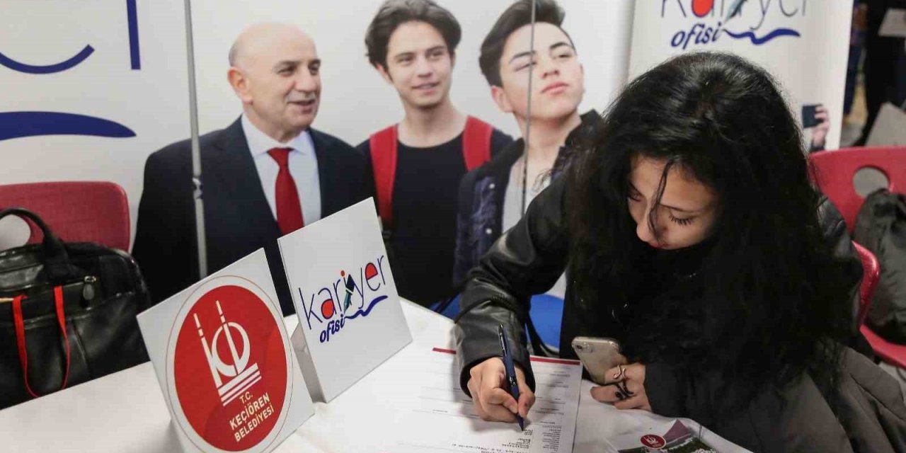Kariyer Ofisi’nden kariyer günlerine katkı