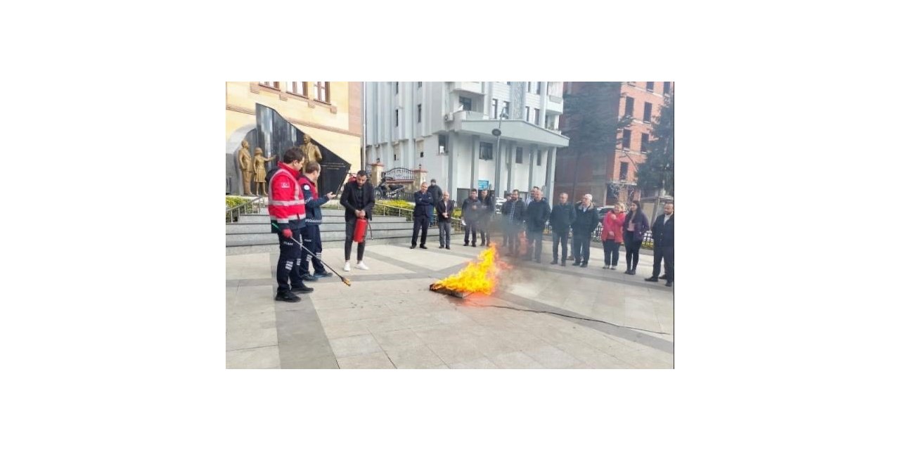 Biga’da Kaymakamlık personeline yangın eğitimi verildi