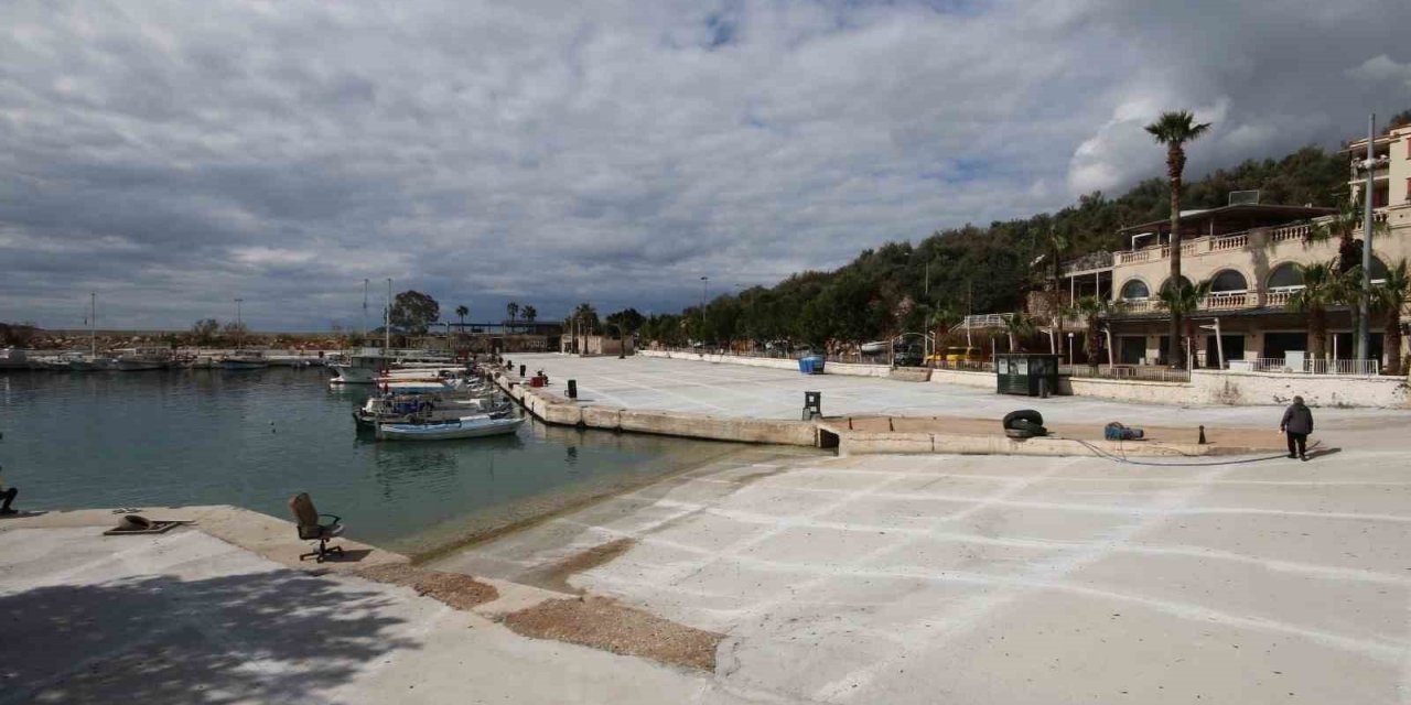 Kalkan Balıkçı Barınağı zemin yenileme çalışması tamamlandı