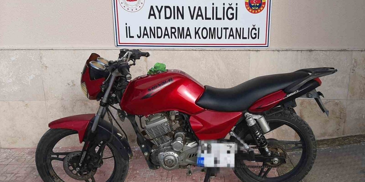Motosiklet hırsızları jandarmaya takıldı