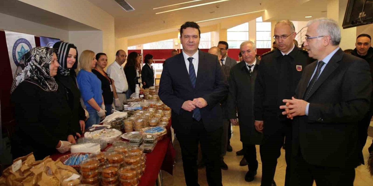 ESOGÜ’den depremzedelerin yararına hayır panayırı