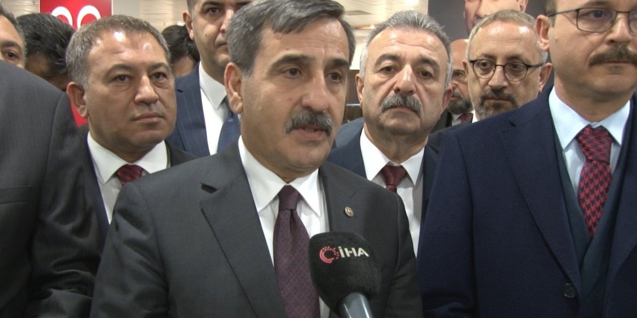 Kamu-Sen Genel Başkanı Önder Kahveci görevinden istifa ederek MHP milletvekili aday adayı oldu