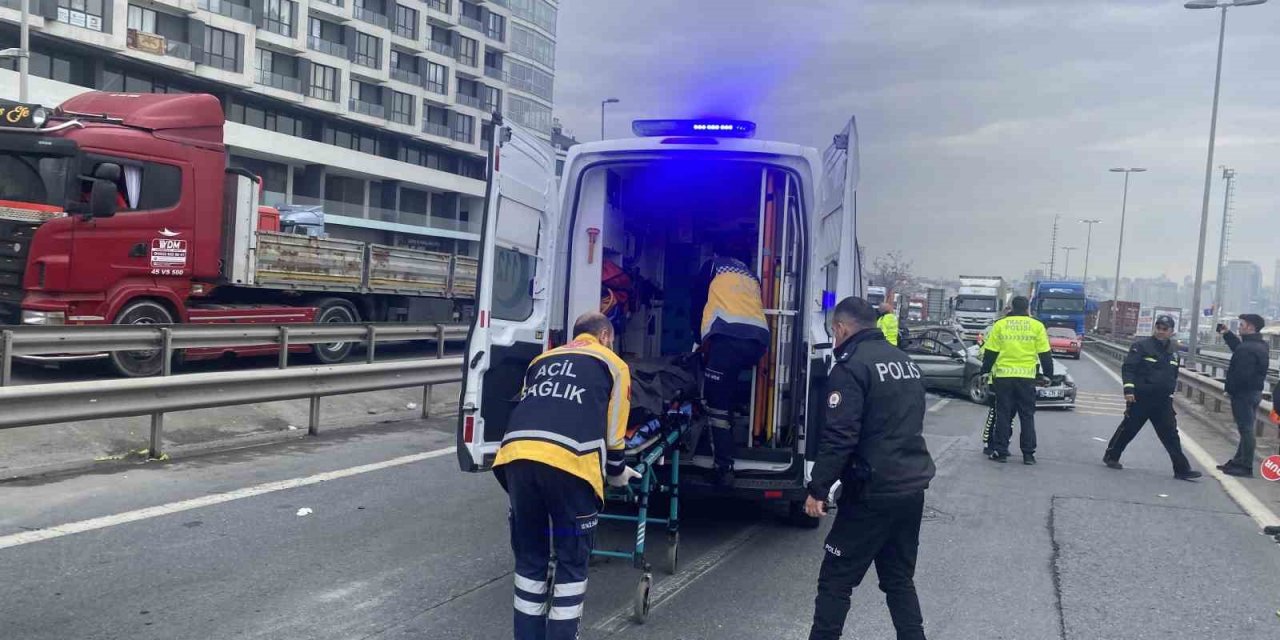 Beylikdüzü’nde feci kaza: 2 ölü, 1 ağır yaralı