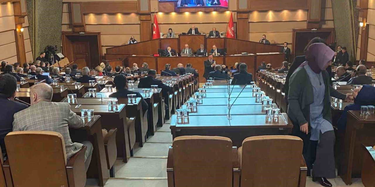 AK Parti Meclis Üyesi Aktaa: “Meral Akşener’e edilen küfürlere o kadar üzüldüm ki acaba biriniz karşı durdu mu sosyal medyada?”