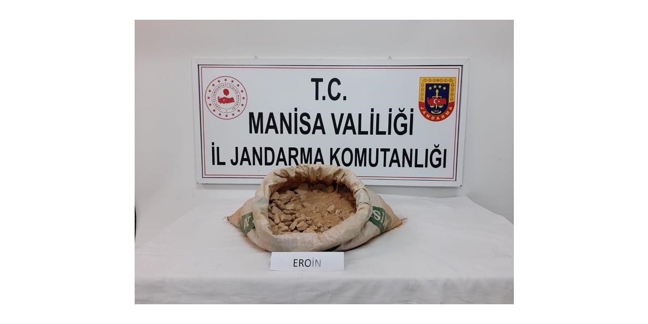 Yolda bulunan 14 kilo eroin soruşturmasında 3 şüpheli tutuklandı