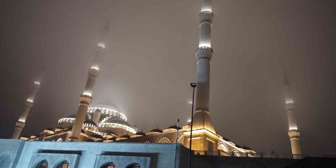 İstanbul’da akşam saatlerinde yoğun sis etkili oldu