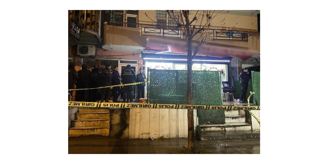 Küçükçekmece’de kıraathanede silahlı kavga: 1 ağır yaralı