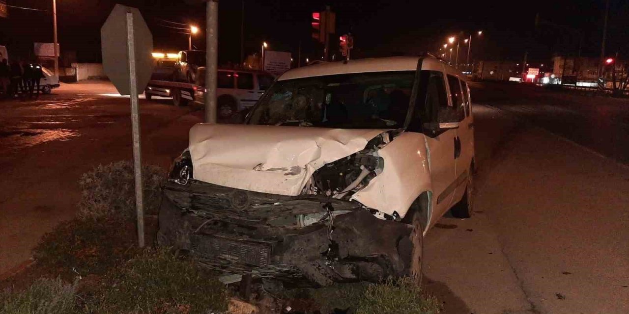 Kazada ağır yaralanan genç kız hayatını kaybetti