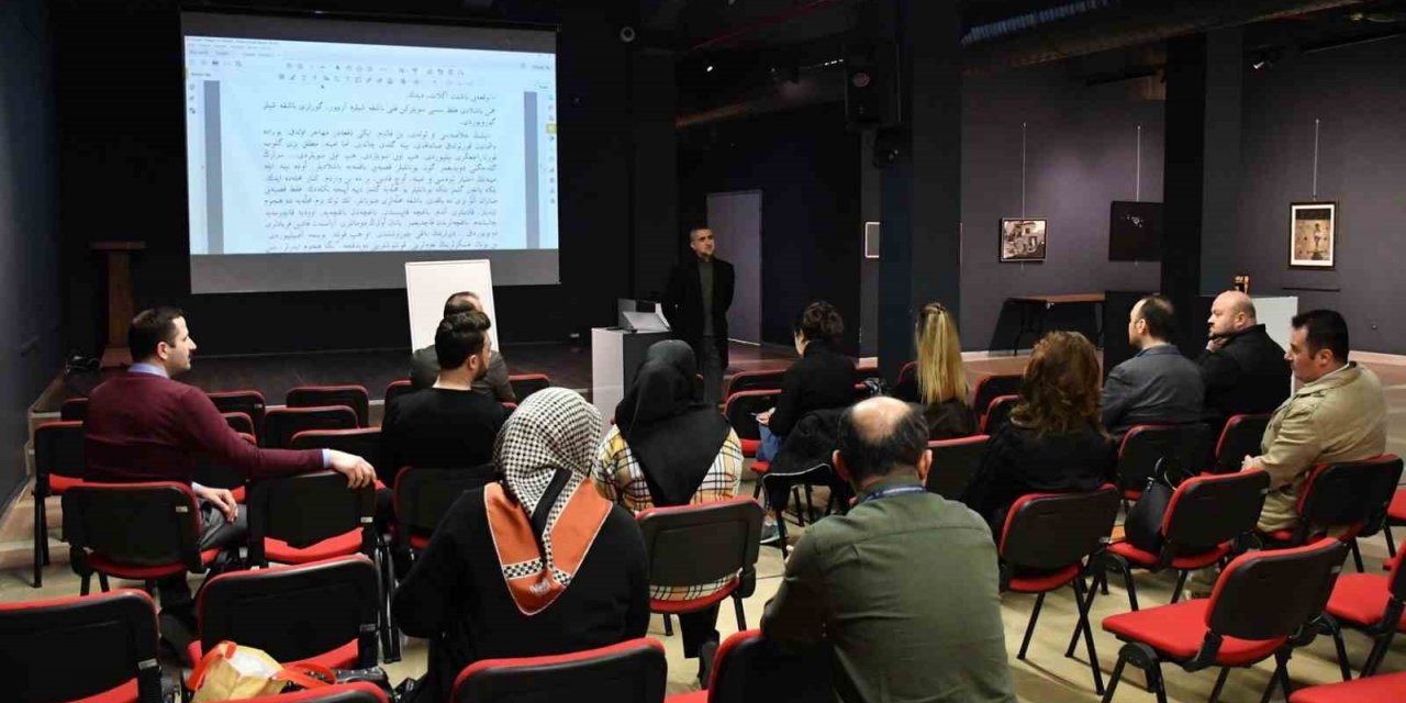 Müze personeline Osmanlıca dersi