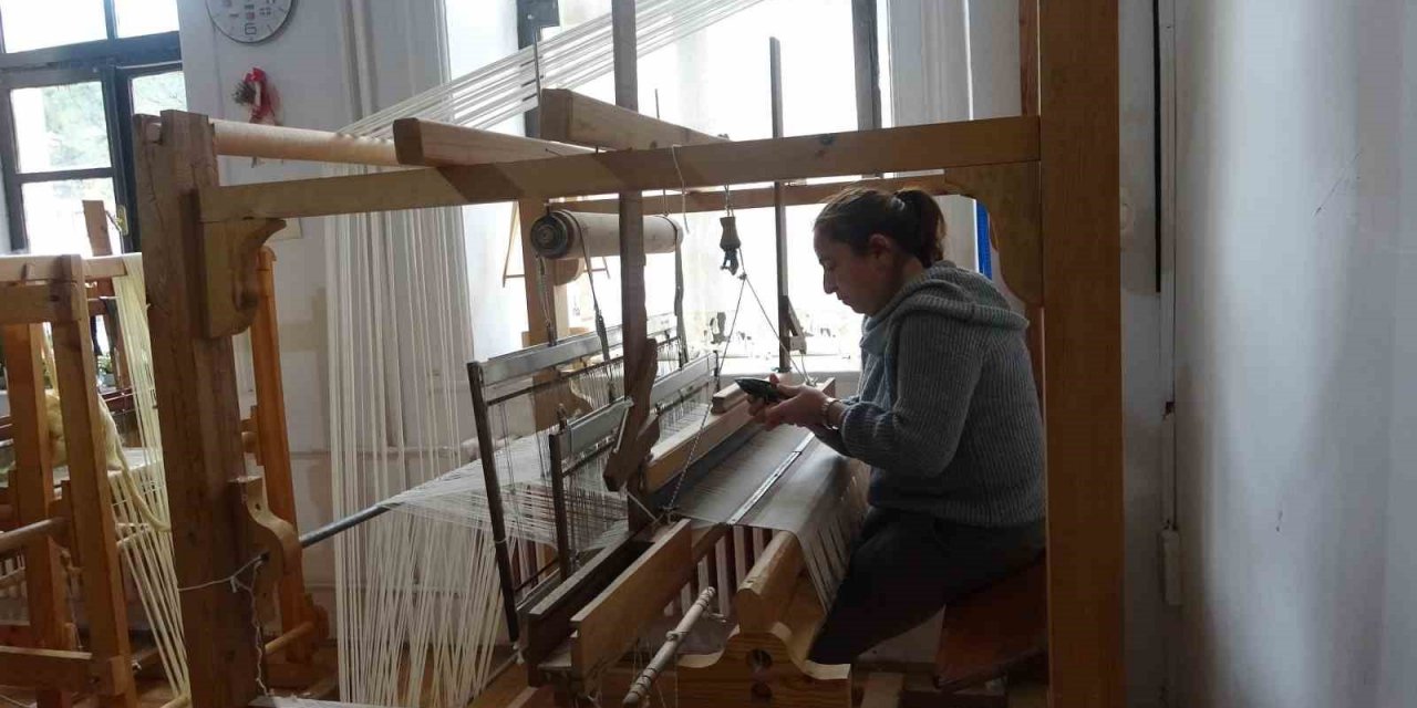 Meslek lisesinde üretildi, Muğlalı kadınlar dokudu