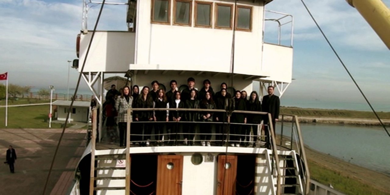 Öğretmen ve öğrencilerden ’Çanakkale Destanı’ klibi