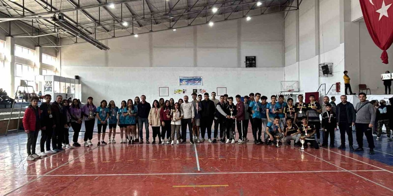 Tenis Gençler Müsabakaları sona erdi