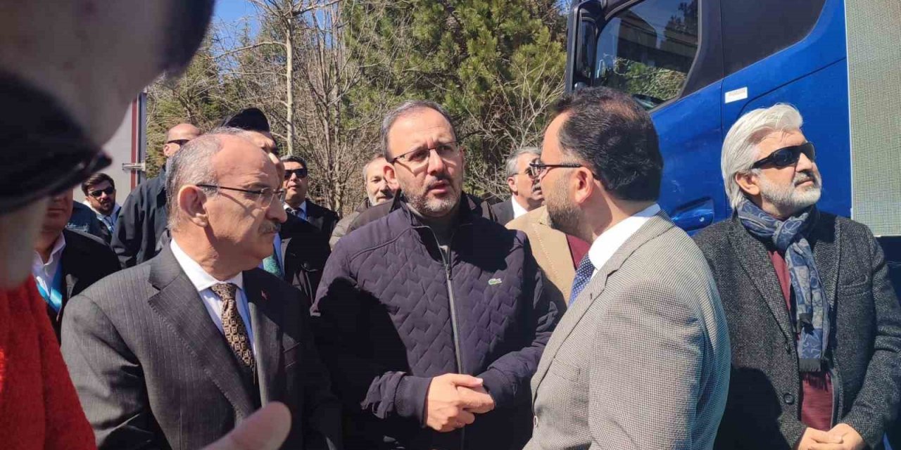 Kula’ya spor lisesi yapılıyor