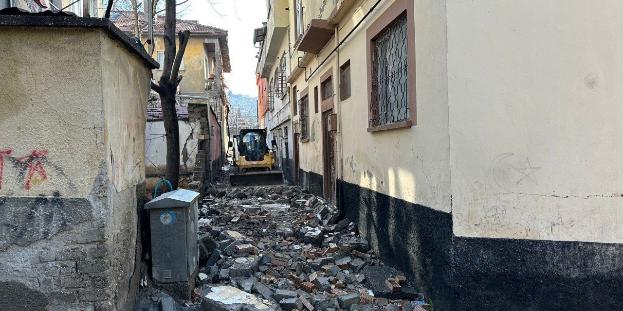 Dulkadiroğlu’nda hafriyat kaldırma çalışmaları sürüyor