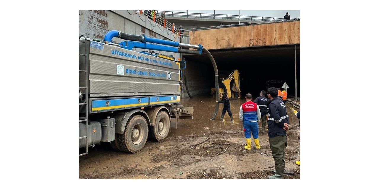DİSKİ, selden etkilenen Şanlıurfa’da çalışmalarını sürdürüyor