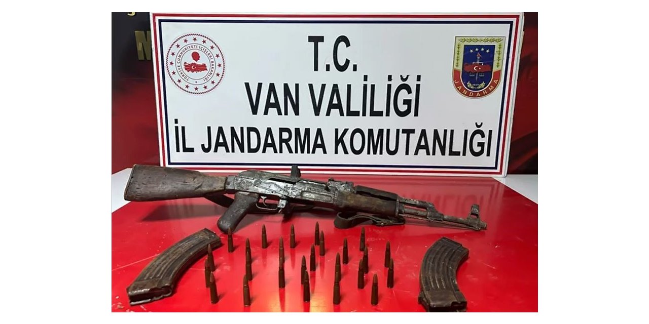 Van’da toprağa gömülü silah ve mühimmat bulundu
