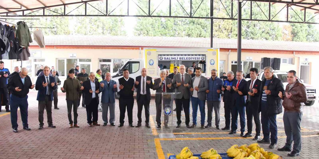 Salihli’de Gümüşçayı semt pazar yeri dualarla hizmete girdi