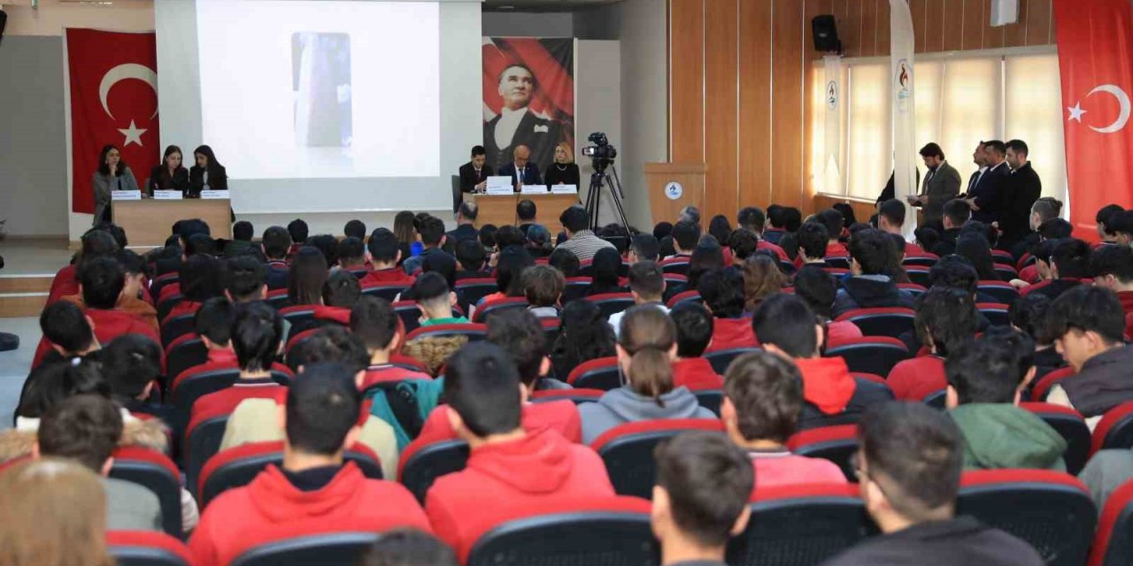 Pamukkaleli gençlere Mehmet Akif anlatıldı