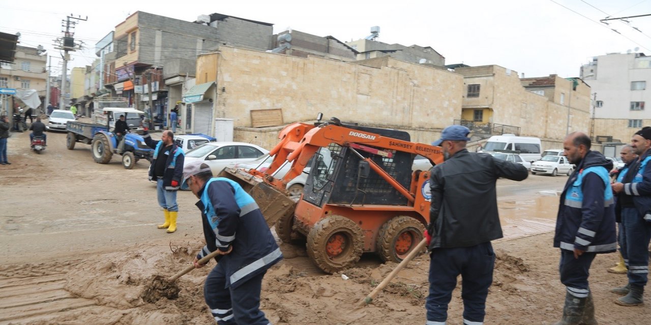 Eyyübiye’de selin yaraları sarılıyor