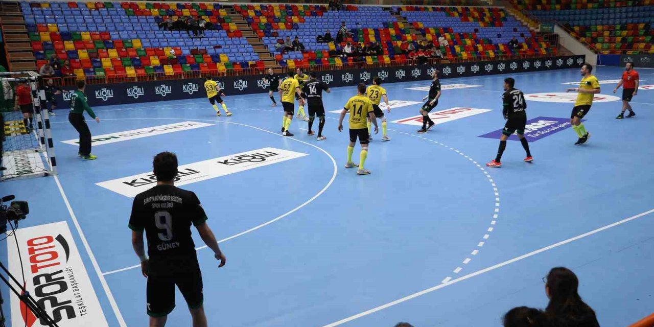 Sakarya Büyükşehir Hentbol takımı kupaya yarı finalde veda etti