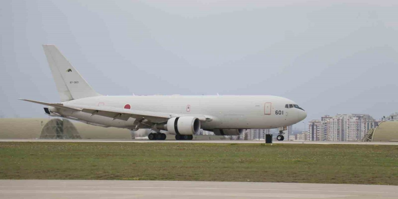 Yardım malzemelerini taşıyan Japon uçağı Türkiye’ye ulaştı